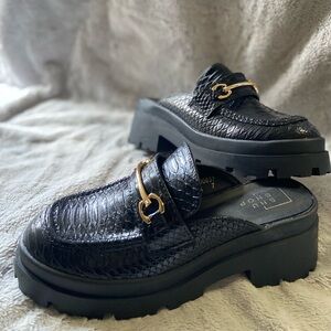 ShuShop Audra Mule Loafer black snakeskin size7